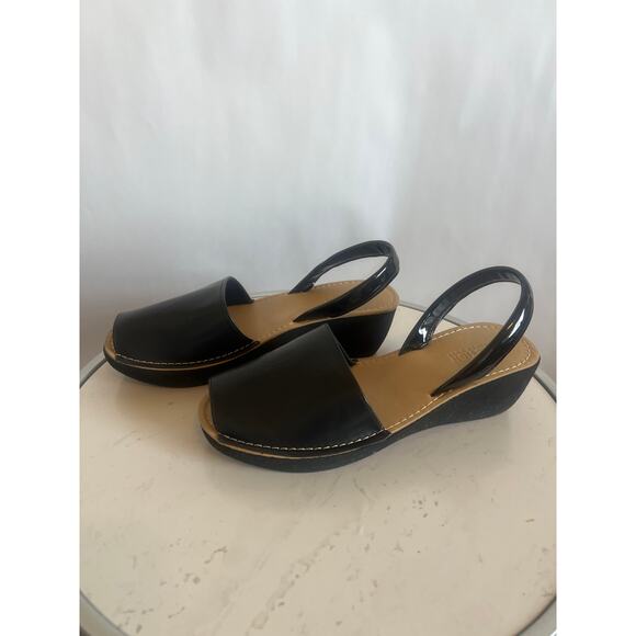 KENNETH COLE REACTION FINE GLASS PLATFORM WEDGE SANDALS BLACK SIZE 8 1/2 - Picture 1 of 10